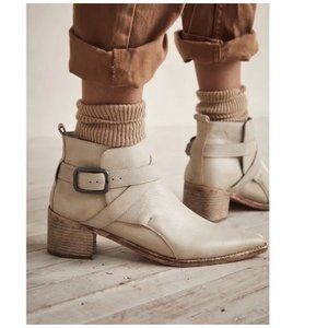FREE PEOPLE BOOTS SIZE 8.5 38.5 BACK LOOP ANKLE LEATHER BONE BUCKLE SLIP ON $198